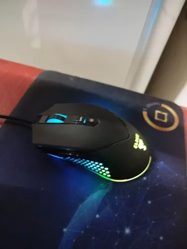 Mouse gamer , modelo KING, da marca CLANM 