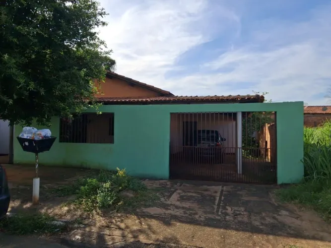 CASA ALUGUEL. R$ 950. JARDIM BRASÍLIA. Quintal compartilhado