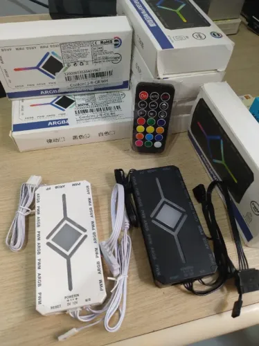 Controladora Fans p/ 9 ARGB (leds) e 9 PWM (velocidade) com controle remoto