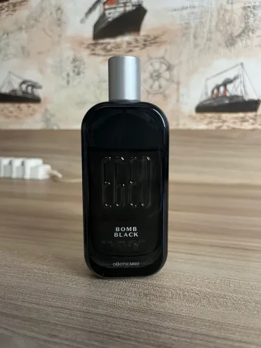 Egeo Bomb Black desodorante colônia 