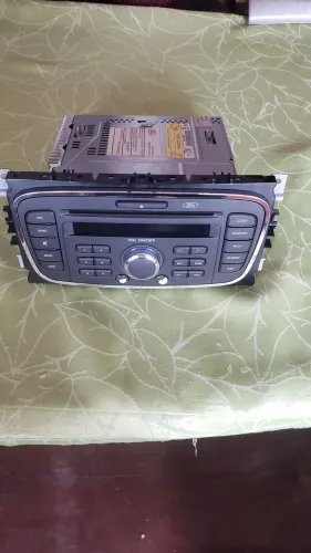 Som Ford Focus MK2 - Em bom estado