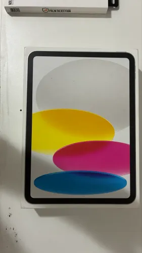 iPad 11(3 meses de uso), 128gb,Silver, garantia Apple. Acompanha caneta e capa suporte 