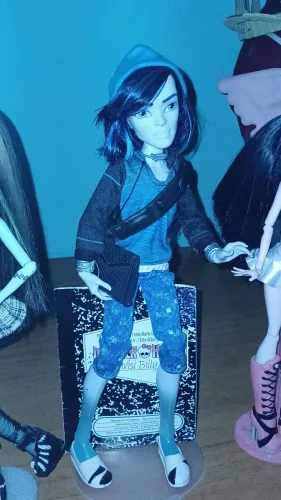 Boneco monster high invissibilly