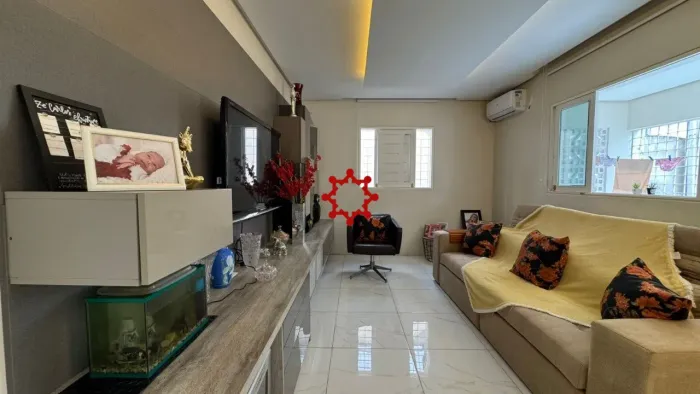 Aluga-se casa para comercial ou residencial com 4 quartos por R$ 6.000 - Maurício de Nassa