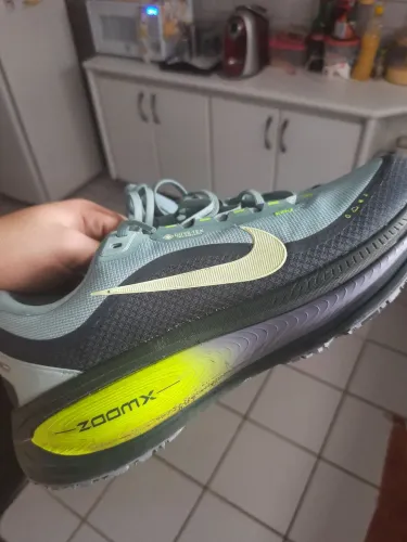 Tênis Nike Vomero GTX 18 próprio para corrida
