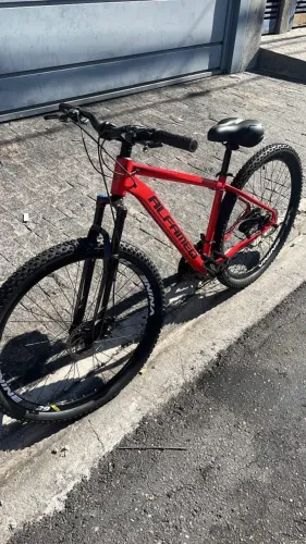 Bicicleta semi nova