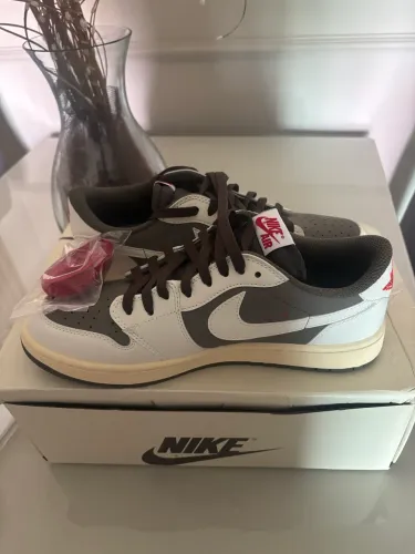 Tênis Nike Travis SCOTT 