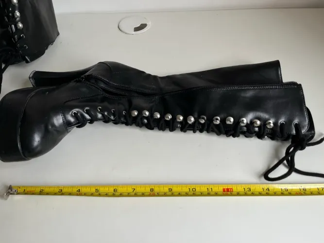 Bota tipo punk rock plataforma tamanho 36 