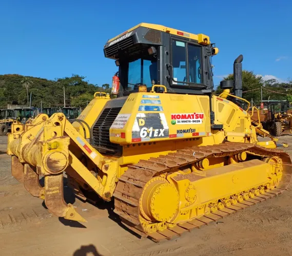 Trator Esteira Komatsu D61EX cabinado 