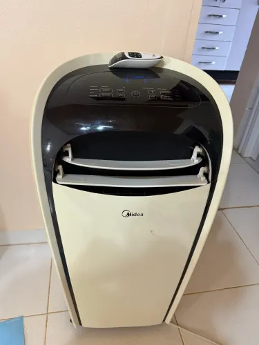 Ar-Condicionado Portátil Midea Tango 10.000 BTUs - Excelente Estado