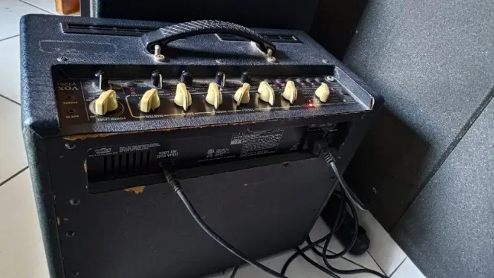 Cubo Vox Valvetronix VT20+ para guitarra 