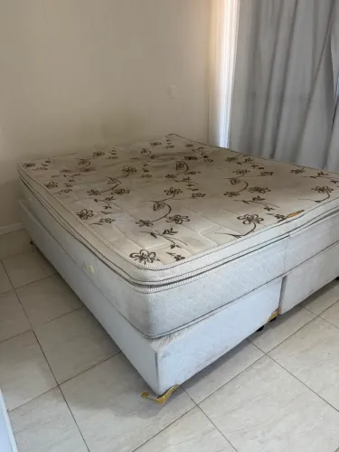 Vendo cama Queem barato