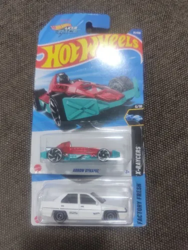 Hot wheels 2 carros proton saga e arrow dynamic 