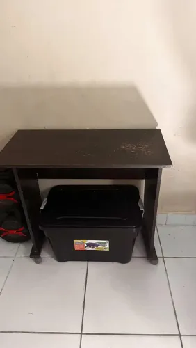 Vendo mesa retrátil ela fecha as pernas e o tampo 