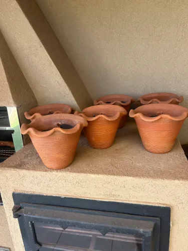 6 Vasos de Terracota com borda ondulada 18cm altura e 7 vasos de 13 altura