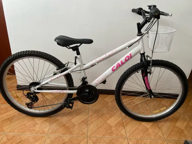 Bicicleta Caloi Ceci aro 24 adolescente R$ 400.00