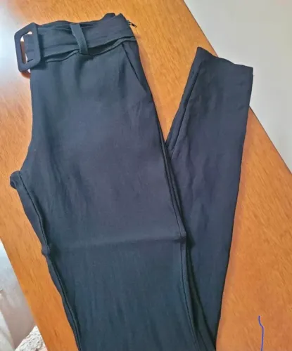 Calça preta super skiny M
