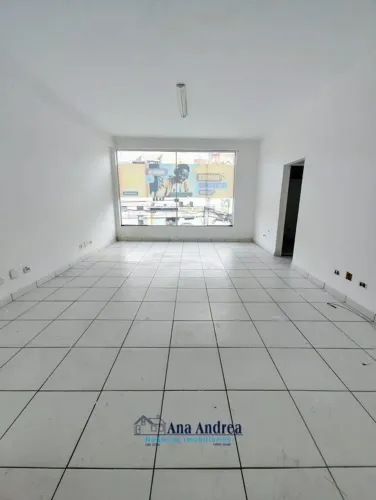 Sala em prédio comercial na Avenida Paulo Ayres!