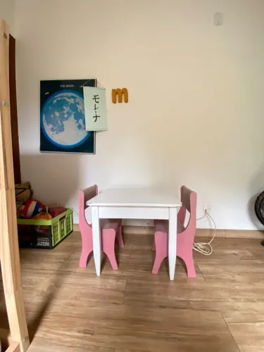 Mesinha Infantil de Madeira + 2 Cadeiras