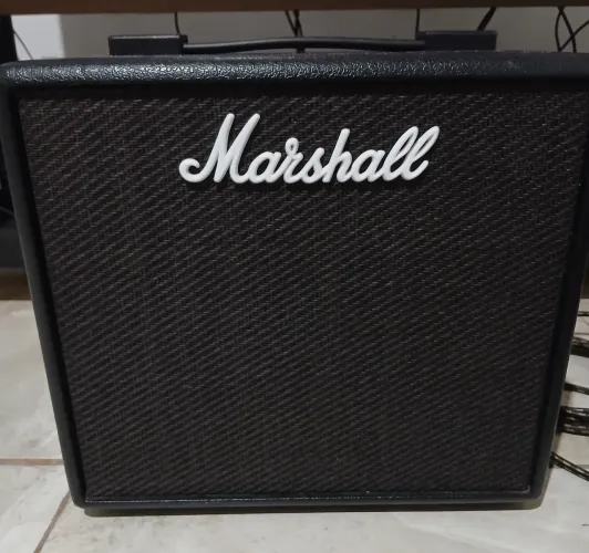 Amplificador Marshall Code 25