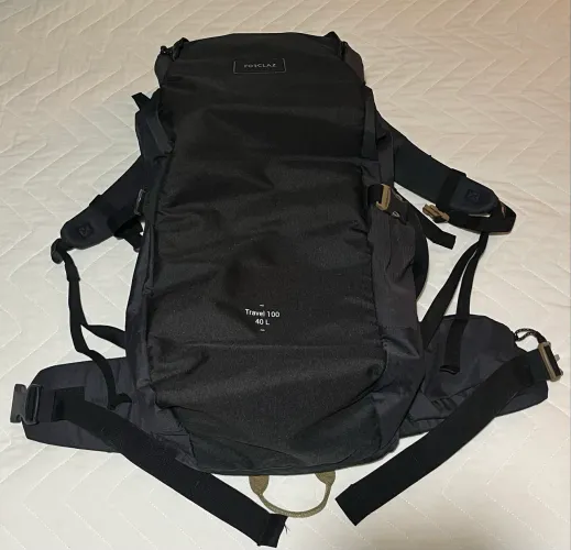 Mochila Nova Viagem Forclaz Travel100 40L Preta Impermeável com zíper Unissex