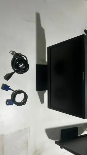 Monitor Lenovo ThinkVision Usado