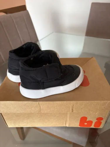 Vendo tênis Bibi TAM 21