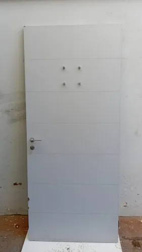 porta em madeira 210x0,90 formicada com fechadura la fonte e chave