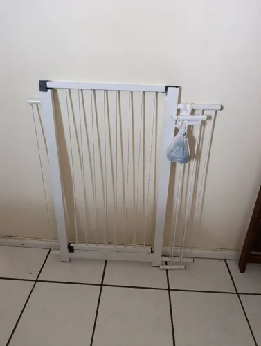 Portãozinho de metal infantil