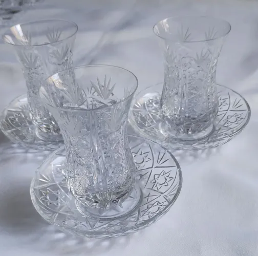 Conjunto de  chá de Cristal Turco Pasbahce 3 copos e pires com linda lapidação 