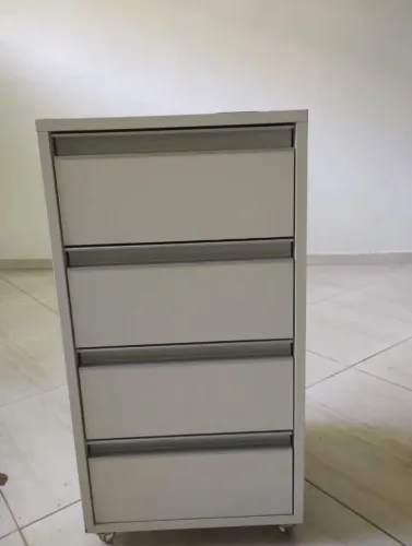 Mesa auxiliar Odontológica