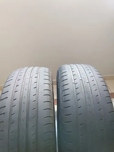 Vendo par de pneus meia vida