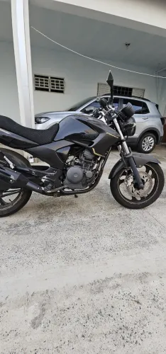 Fazer 250 Black Edition - Preta (Ótimo estado)