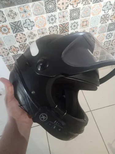 Capacete com fone