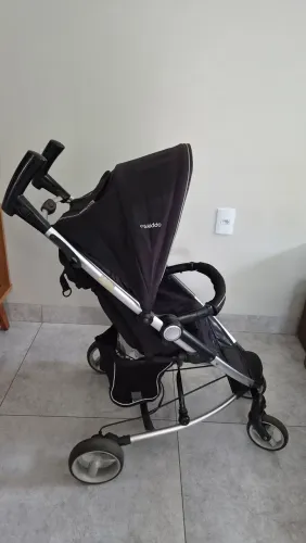 Carrinho de Bebê Kiddo Helios (Cor Preto/Alumínio) - Ótimo Estado.