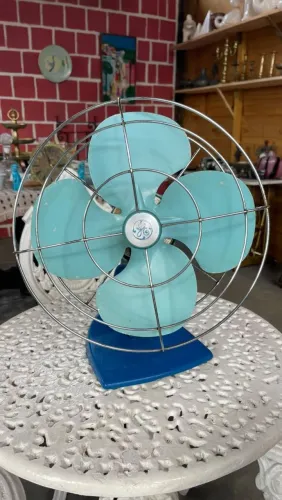 Lindo ventilador de mesa antigo