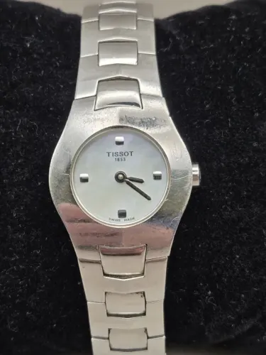 Relógio Feminino Tissot T-trend T-round I Madrepérola - 23mm (Usado)