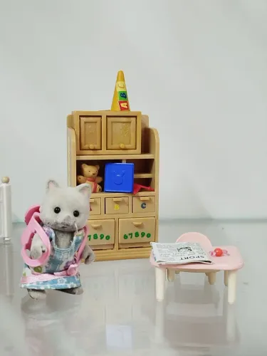 Sylvanian Families - Armário Educativo Completo