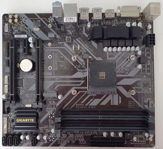 Placa Mãe B450M DS3H V2 Gigabyte - Reparo / Peças (AM4)