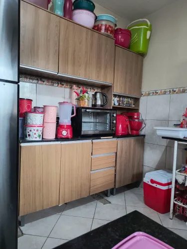 Vende-se armário de cozinha.