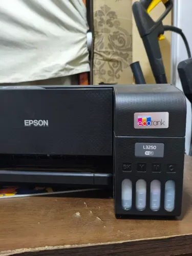 Impressora A Cor Multifuncional Epson Ecotank L3250 Com Wifi Preta 100v/240v