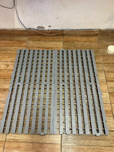 (04) Paletts 50x50 na cor cinza