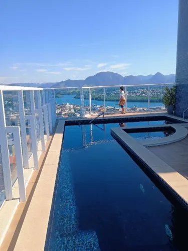 VENDO APARTAMENTO CENTRO DE GUARAPARI 3 QUARTOS COM ÁREA DE LAZER 