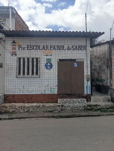 Vendo casa/escola