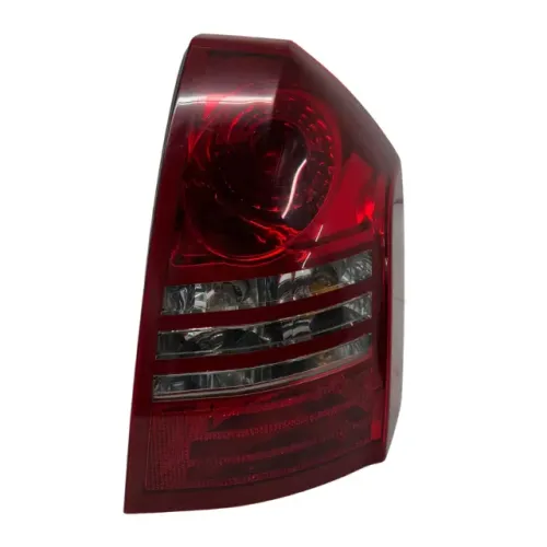 Lanterna direita Chrysler 300c 2005 a 2008