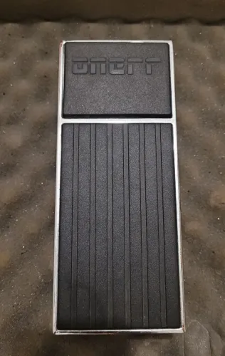 Pedal Wah-Wah Onerr Crying Fat Boy