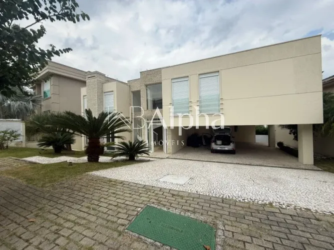 Casa para locação no Residencial Tamboré 10 em Santana de Parnaíba - SP