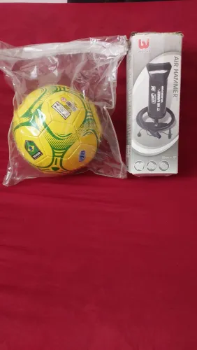 Bola de futebol + inflador