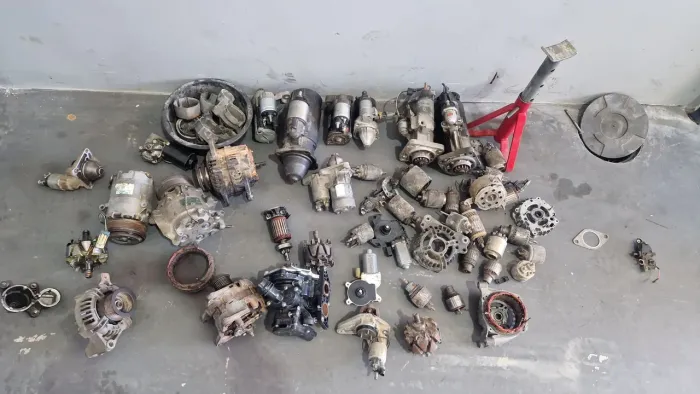 Sucatas motor de arranque e alternador