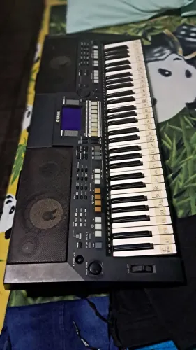 TECLADO YAMAHA - PSR-S550